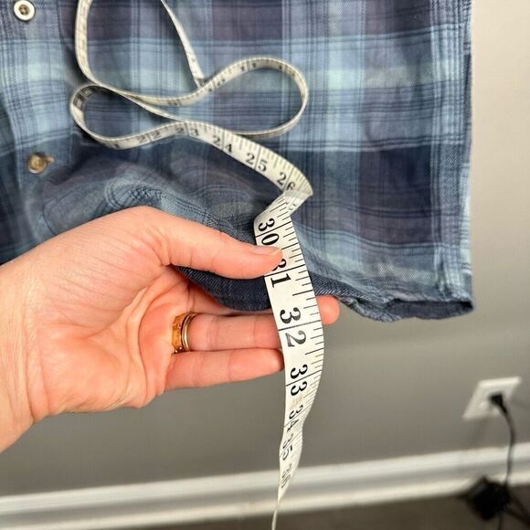 Carhartt men’s relaxed fit Hamilton flannel plaid button down shirt - Picture 9 of 10